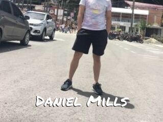 Daniel_Mills