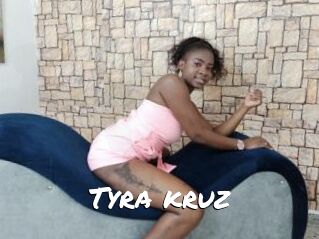 Tyra_kruz